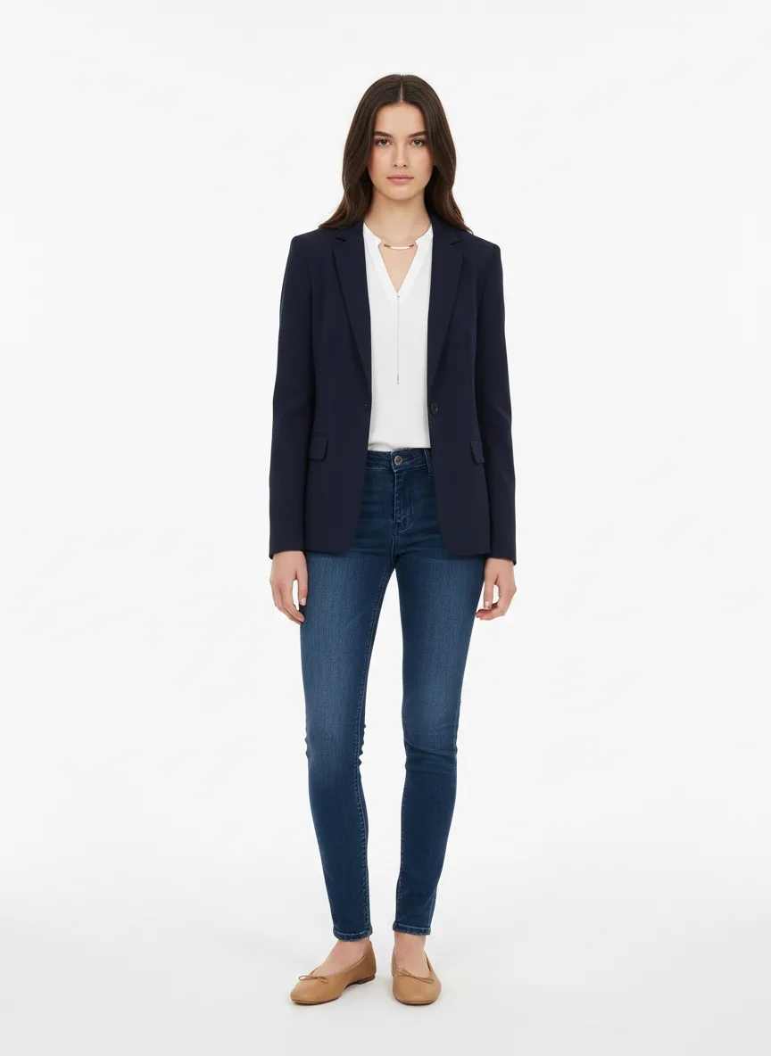 Outfit Idea for 18 year old Woman, Brunette hair